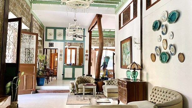 Lobby sitting area - Paradores Del Castillo (Taal)