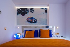 Minibar, coffres-forts dans les chambres, bureau, rideaux occultants