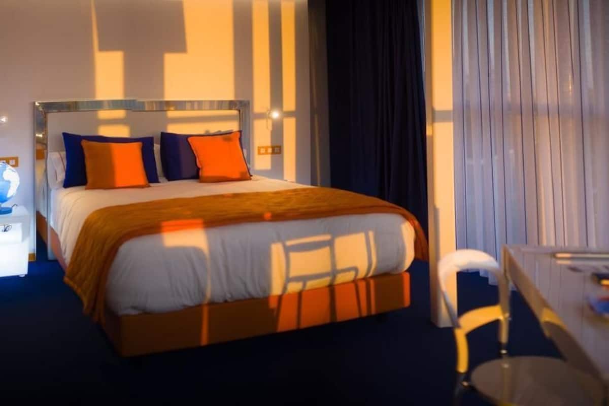 minibar, in-room safe, desk, blackout curtains