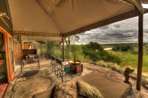 Twin Safari Tent | Terrace/patio - Meno A Kwena (Morematao)