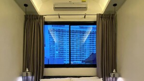 Rom (Private with Bathroom) | Minibar (inkludert) og wi-fi (inkludert)