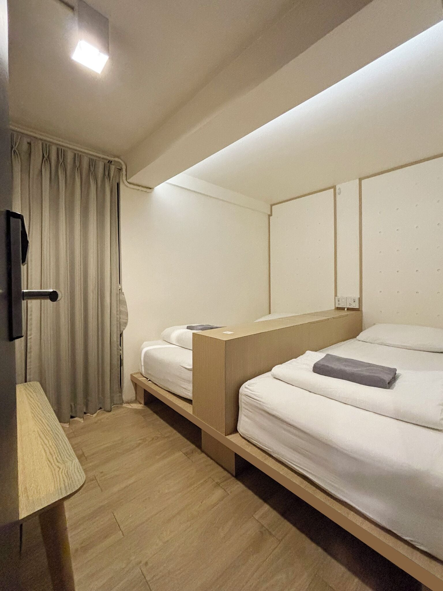 Standard Twin Room with Shared Bathroom | Free minibar, free WiFi