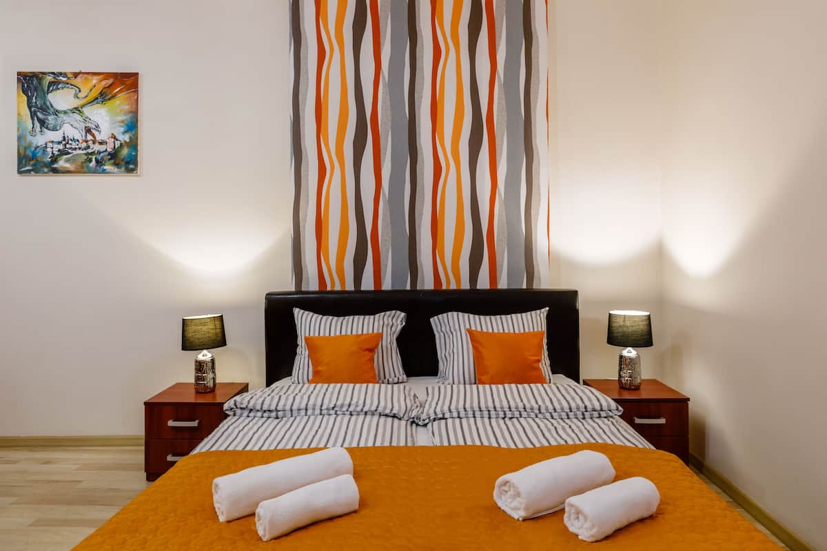 Departamento Confort, baño privado (Orange) | 1 habitación, decoración personalizada y muebles diferentes
