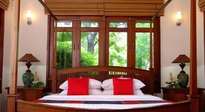 Jacuzzi Villa | Desk, rollaway beds, free WiFi - Iyarin Tara Resort (Hang Dong)