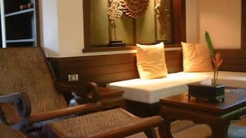 Poolside Suite | Living area | TV