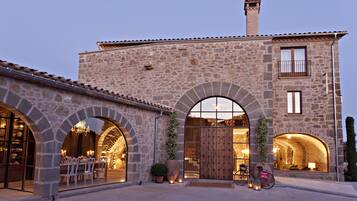 Façade de lâhĂ©bergement - soirĂ©e/nuit