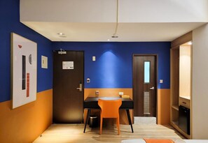 Deluxe Double Room | Living area | Flat-screen TV - Talmud Hotel Gongyuan (Taichung)