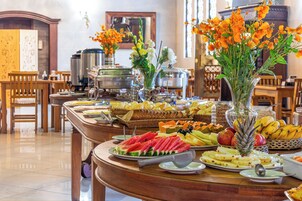 Desayuno buffet incluido todos los días 
