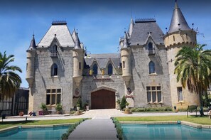 Castelo de Itaipava - Hotel, Eventos e Gastronomia Reviews, Deals ...