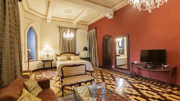 Bar mini, langsir/tirai gelap terus, seterika/papan seterika