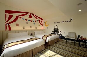 Gallery Quadruple Room (no parking) | 1 bedroom, down comforters, desk, blackout drapes - CU Hotel Taichung (Taichung)