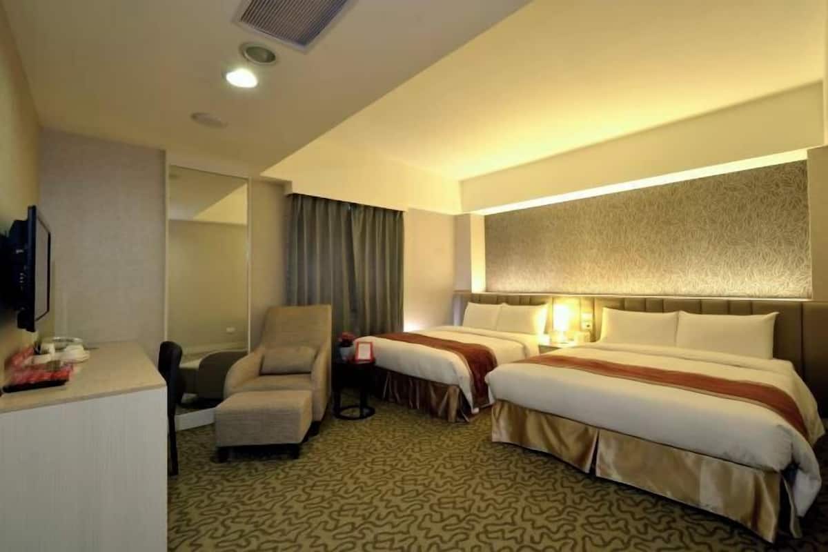 1 Schlafzimmer, Daunenbettdecken, Schreibtisch, Verdunkelungsvorhänge