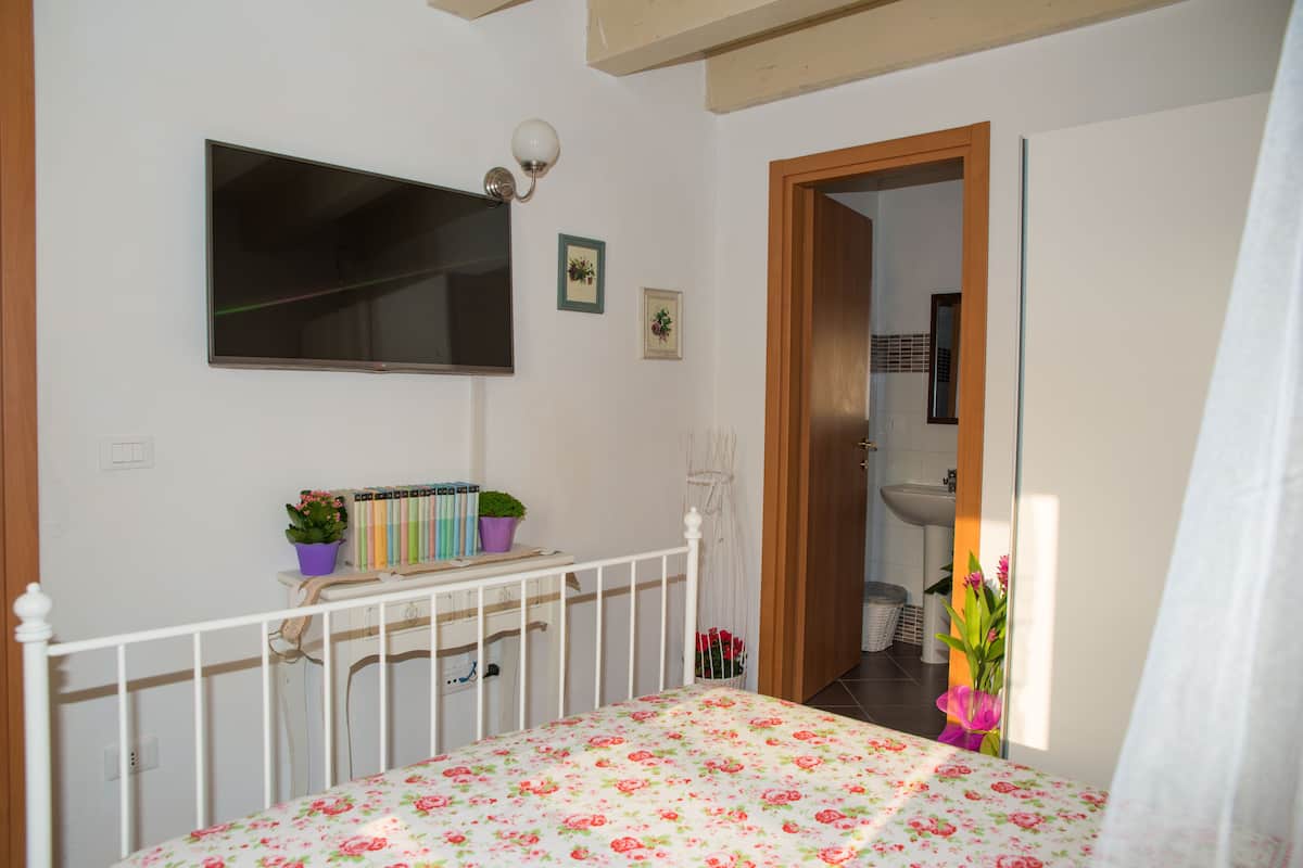 Premium bedding, desk, soundproofing, iron/ironing board