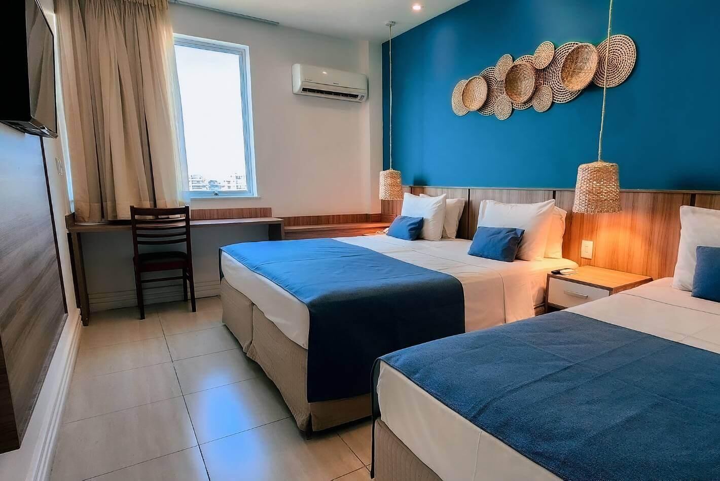 Minibar, desk, laptop workspace, free WiFi