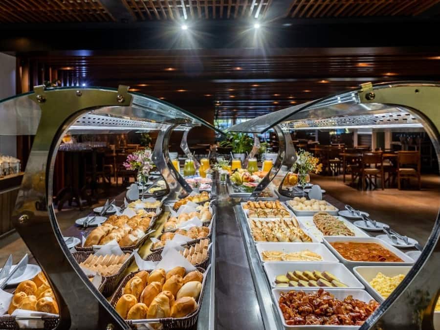 Breakfast, lunch and dinner served