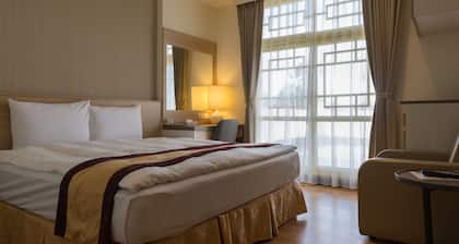 Lishan Guest House