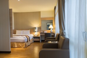 Bureau, chambres insonorisées, lits bébé (gratuits), Wi-Fi gratuit