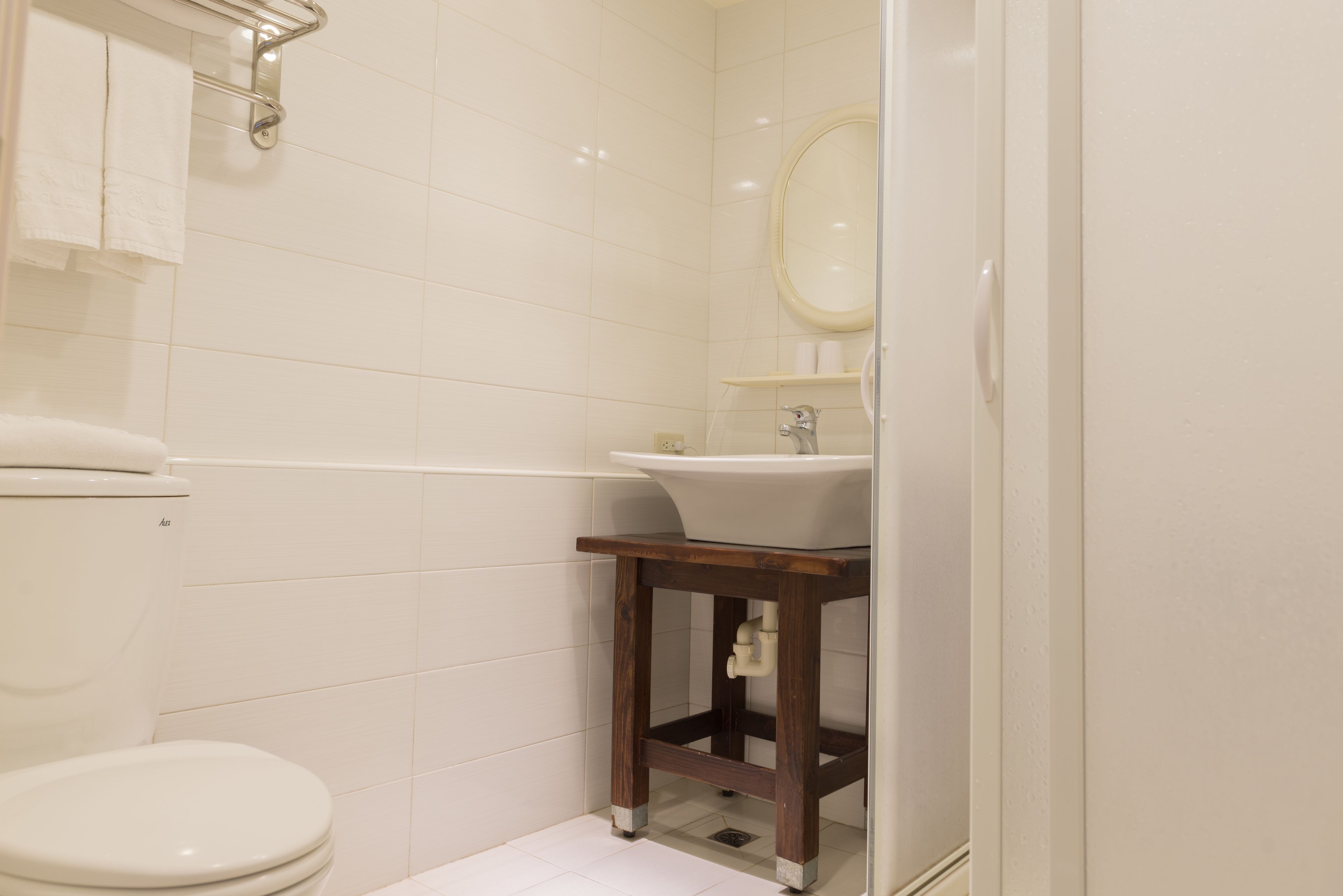 quadruple room | bathroom | free toiletries, hair dryer, slippers, towels