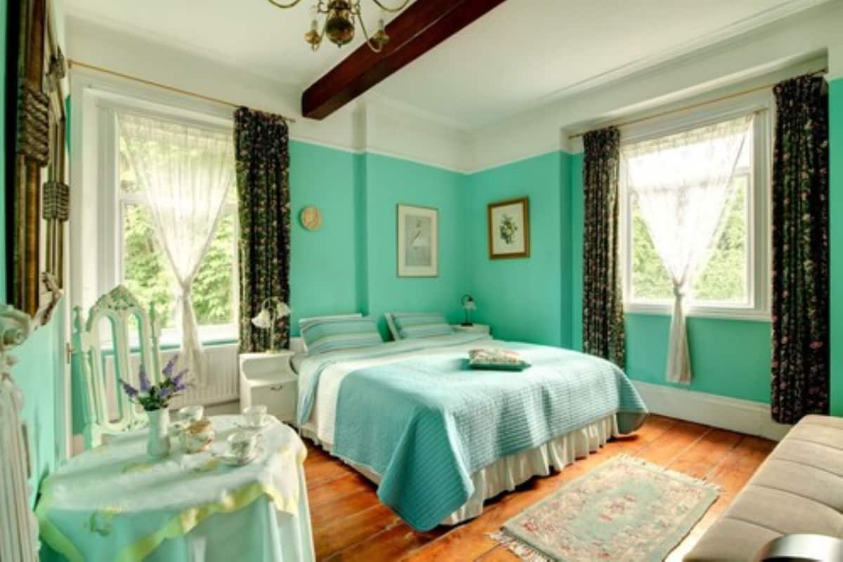 Classic Triple Room | Memory foam beds, in-room safe, desk, iron/ironing board