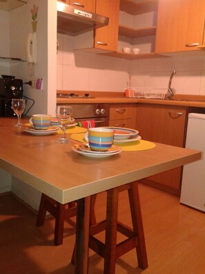 In-room dining - Apartment Relocation (Santiago)