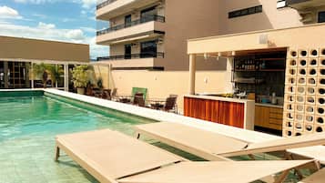 Poolside bar