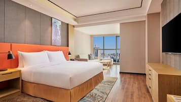 Premium Room, 1 King Bed | Premium bedding, down comforters, pillowtop beds, minibar