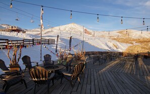 Der serveres morgenmad, frokost, aftensmad og internationale retter 