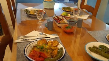 Frühstück, Mittagessen, Abendessen, internationale Küche 