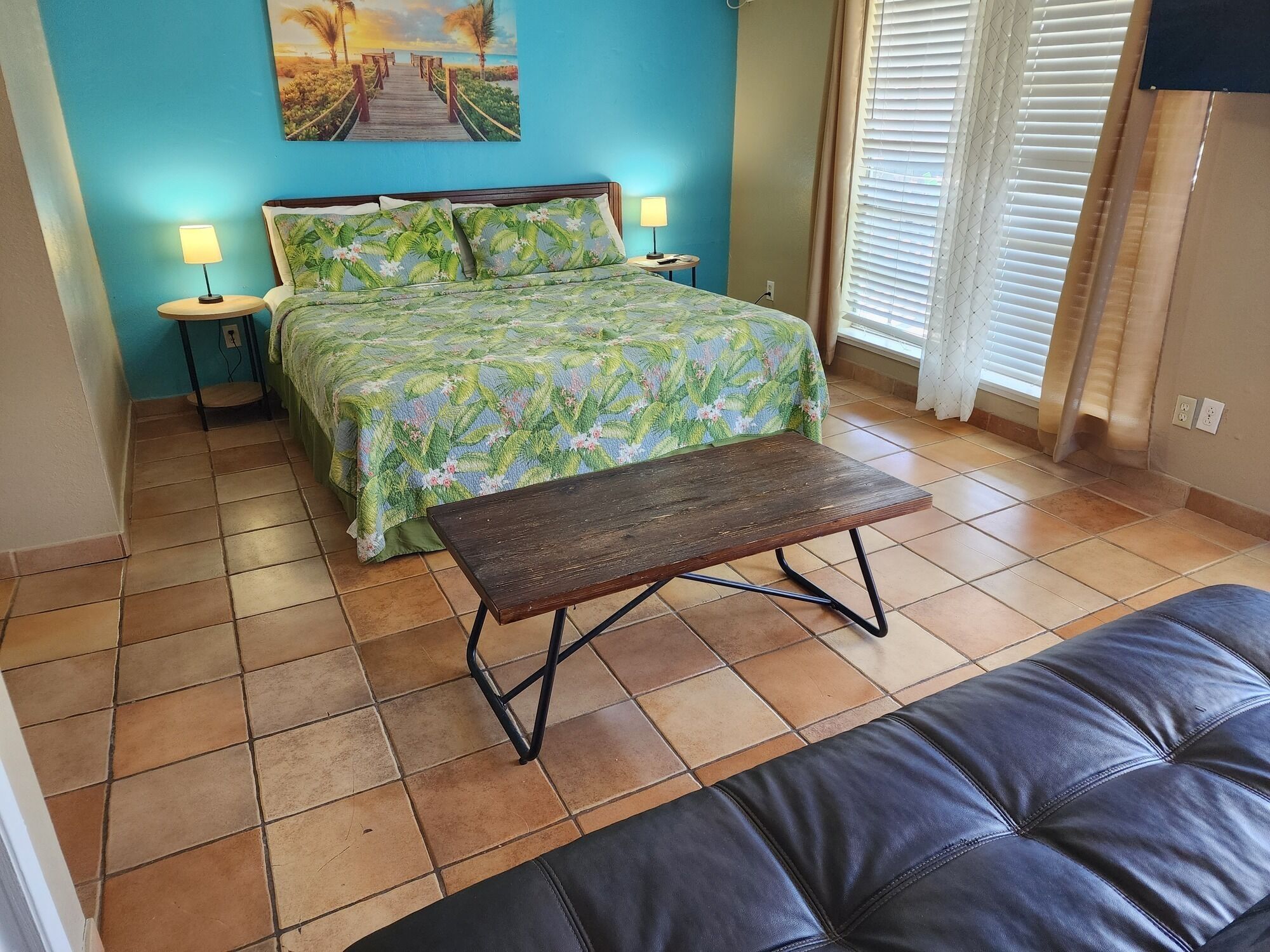 Habitación, 1 cama de matrimonio grande con sofá cama | Wifi gratis y ropa de cama