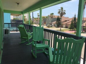 Porch - Upper Deck Hotel and Bar - Adults Only (South Padre Island)