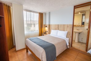 Standaard kamer, 1 tweepersoonsbed | Een laptopwerkplek, gratis wifi, beddengoed