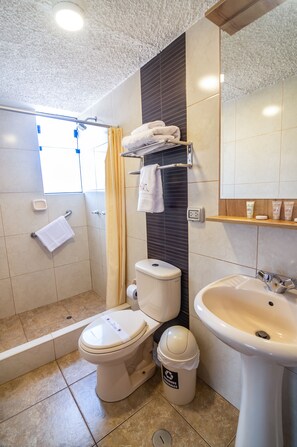 Shower, free toiletries, towels