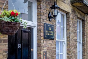 Property entrance - Marylebone Apartments (London)