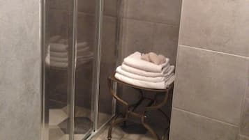 Free toiletries, towels