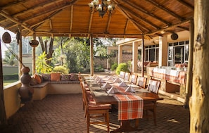 Dining - Papaya Holiday Home (Kampala)