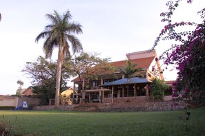 Deluxe suite | 1 slaapkamer, geluiddichte muren, een strijkplank/strijkijzer