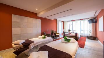 Sauna, steam room, body treatments, hydrotherapy, hot stone massages