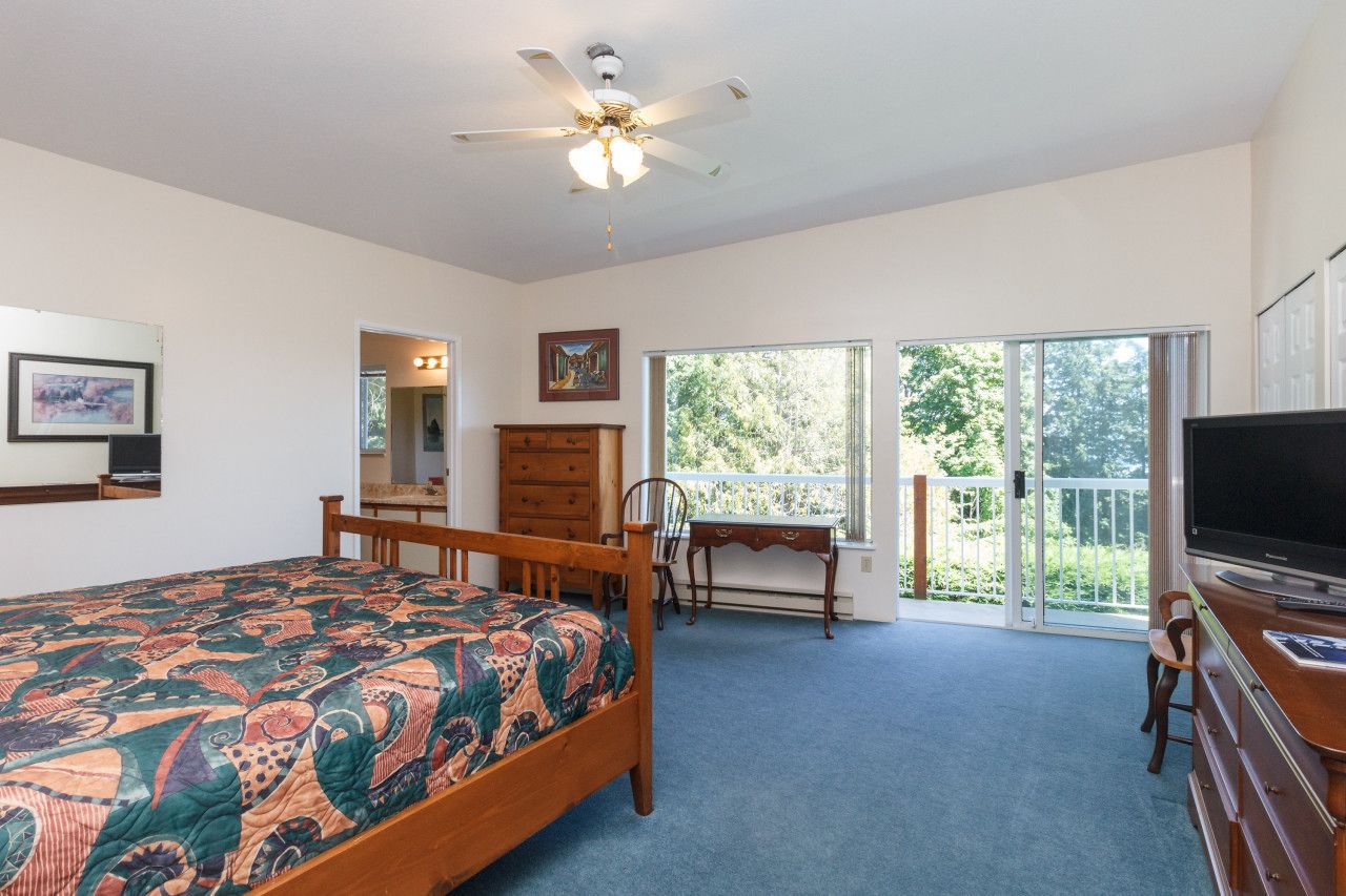 Deluxe Room, 1 King Bed, Balcony, Sea Facing | 1 bedroom, desk, free WiFi