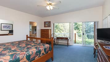 Deluxe Room, 1 King Bed, Balcony, Sea Facing | 1 bedroom, desk, free WiFi