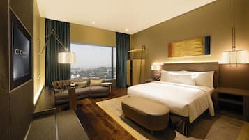 Deluxe-Zimmer, 1 King-Bett | Minibar, Zimmersafe, Schreibtisch, laptopgeeigneter Arbeitsplatz