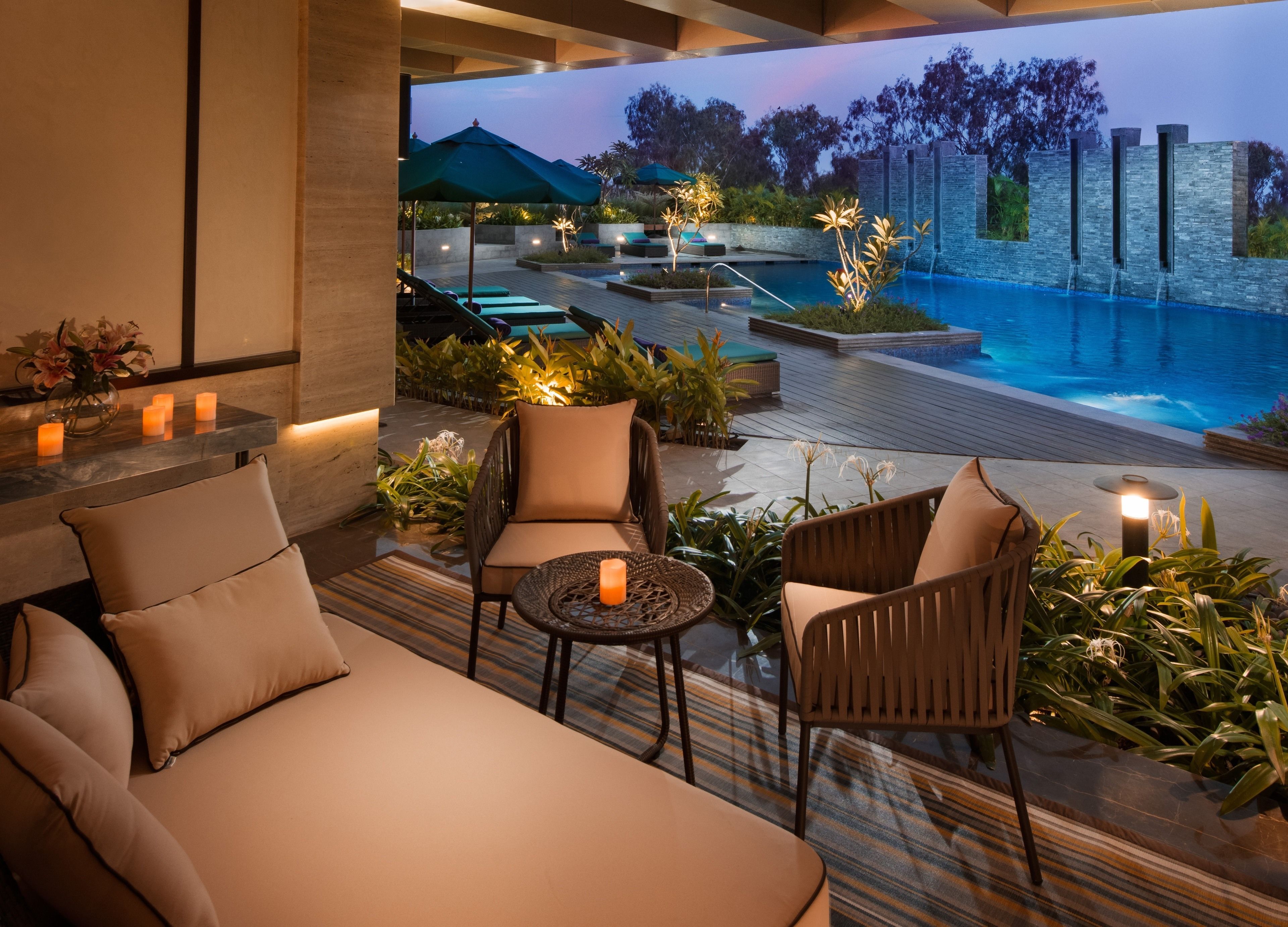 7 restaurants, breakfast, lunch, dinner served; international cuisine