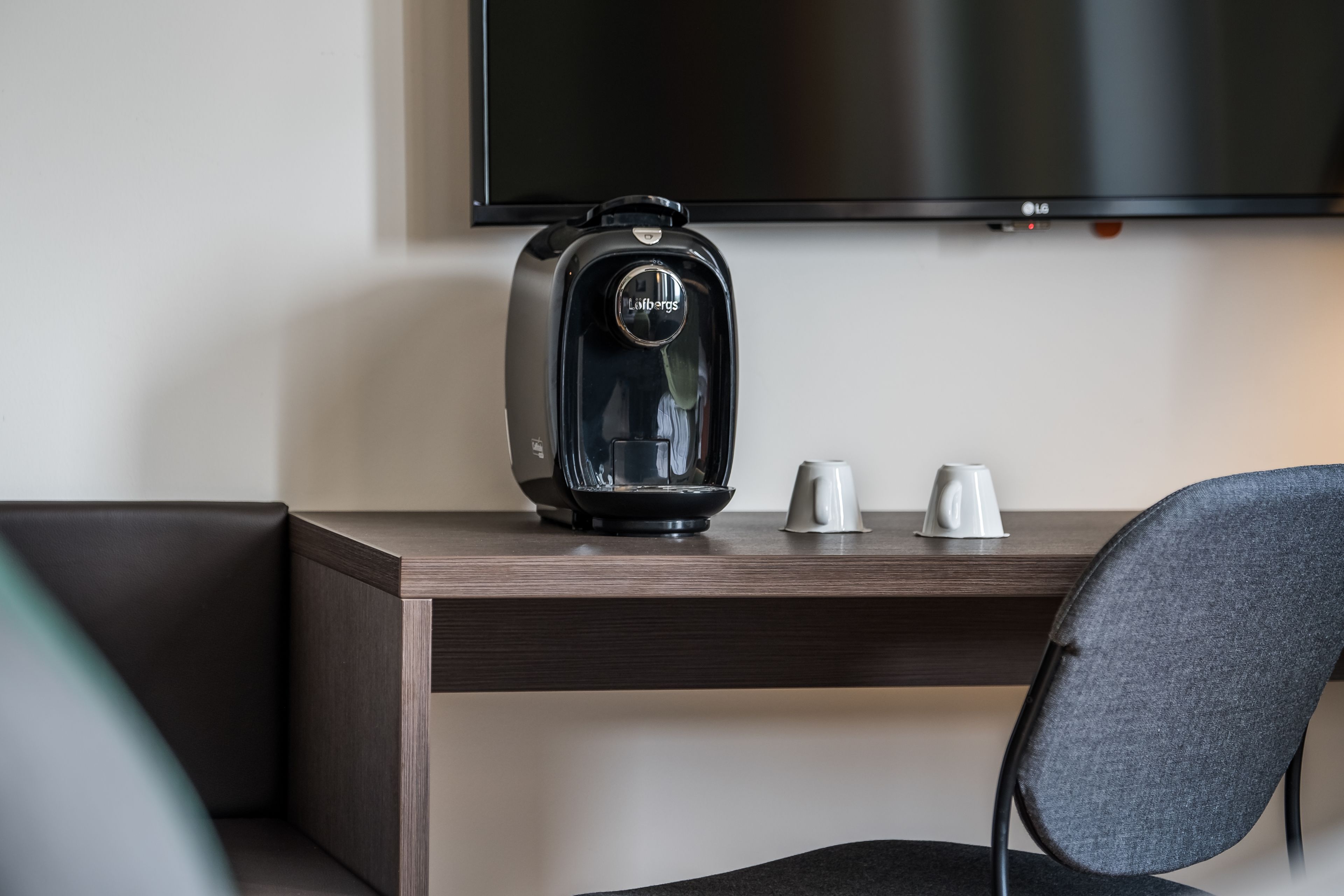 1 bedroom, pillow-top beds, desk, iron/ironing board