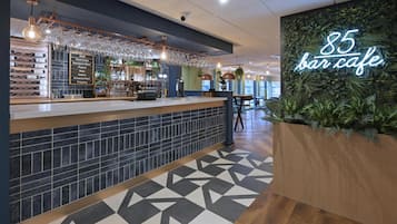 Bar (en la propiedad)