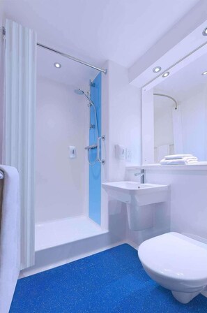 Bathroom - Travelodge Harrogate West Park (Harrogate)
