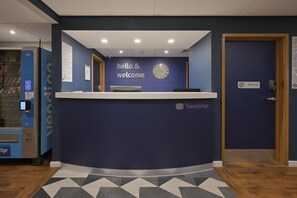 Lobby - Travelodge Harrogate West Park (Harrogate)