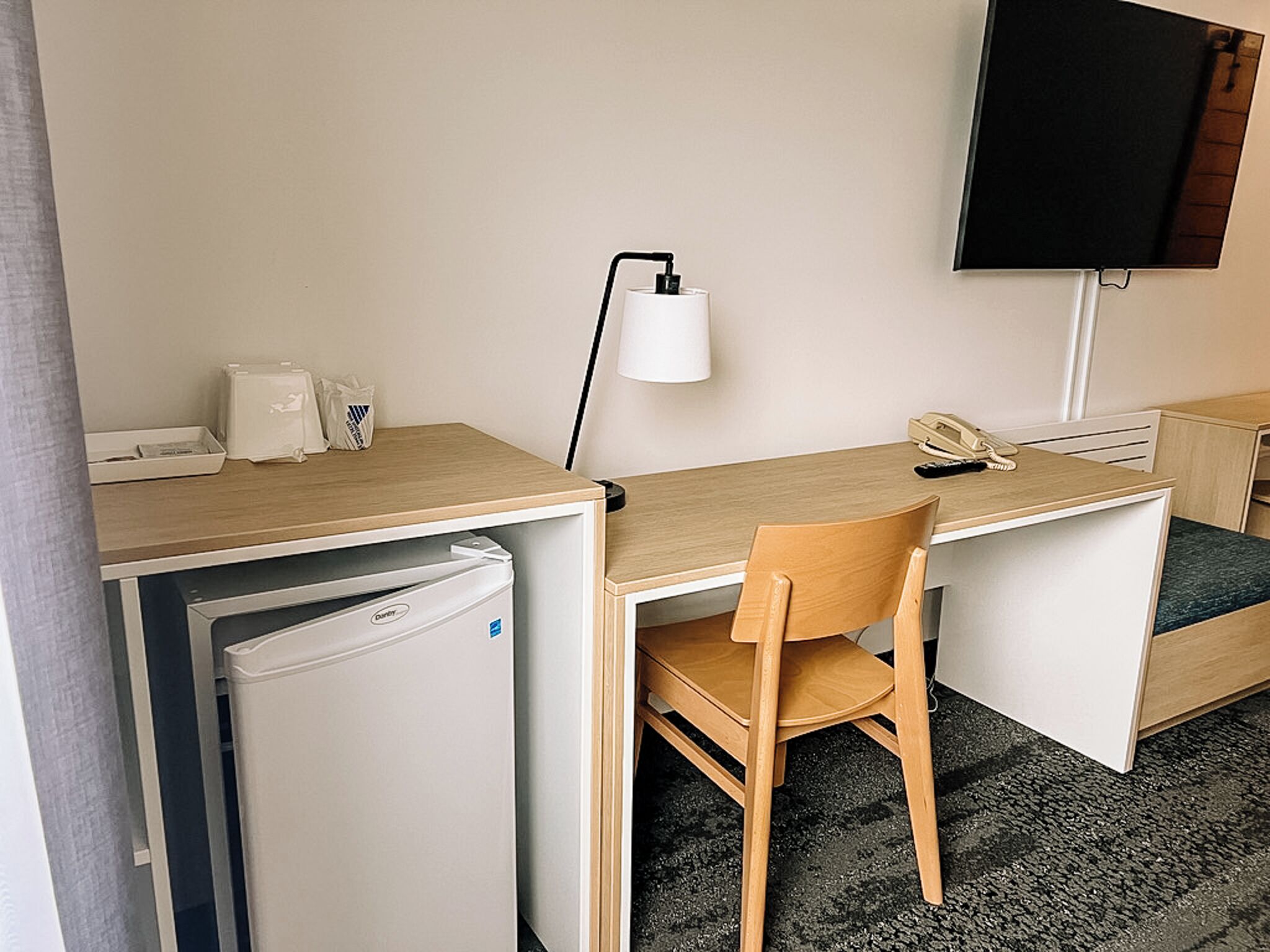 premium single room, 1 queen bed, accessible | 1 bedroom, premium bedding, pillow-top beds, minibar