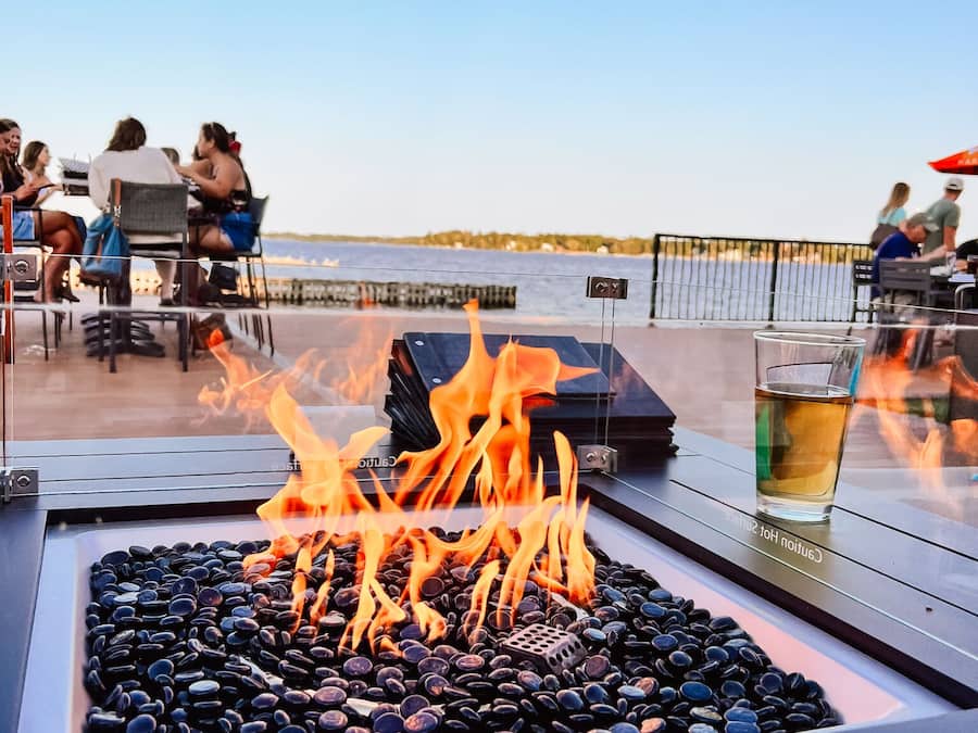 Se sirven desayunos, almuerzos y cenas; cocina local