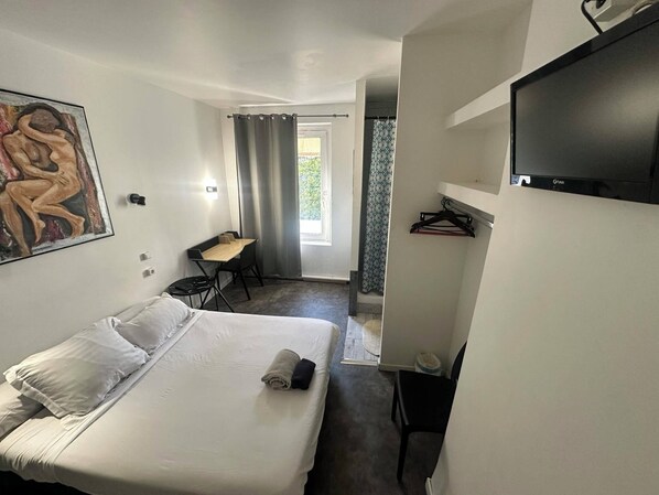 ห้องดับเบิล (with shower + toilet) | ห้องน้ำ