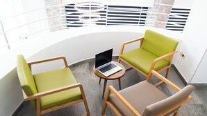 Desk, blackout curtains, soundproofing, iron/ironing board (on request) - ONOMO Hotel Rabat Medina (Rabat)