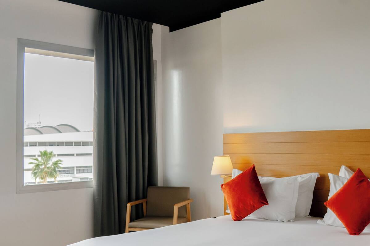 Standard Room, 1 Queen Bed